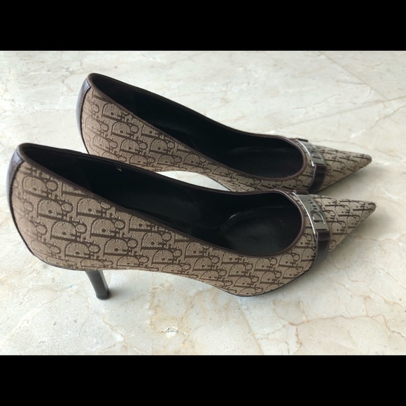 Dior canvas logo pumps size 37 1/2 like new! - Picture 2 of 5